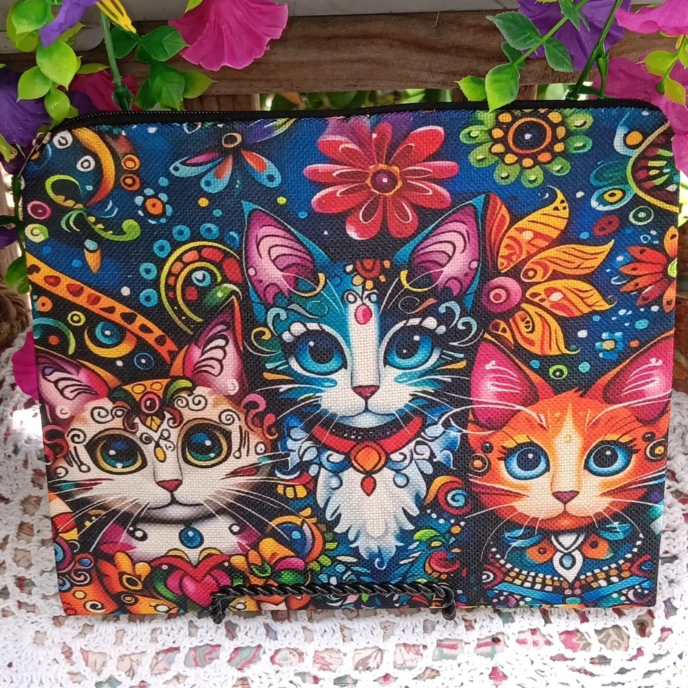 🆕️LAST 1😻LARGE COLORFUL, WHIMSICAL CAT VIBRANT COSMETIC BAG/ Y2K CATS ARTISTIC